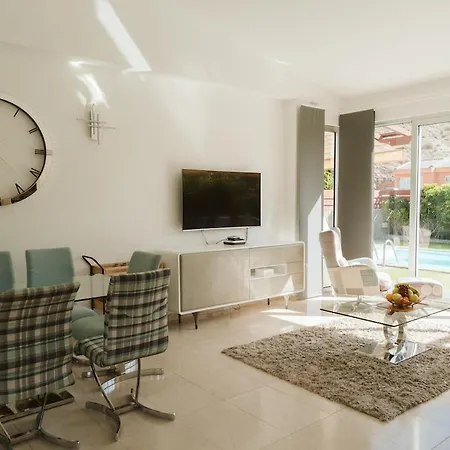 Villa Helene Tauro, Heated Pool, Wi-fi, Bbq *