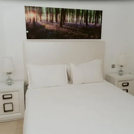 Villa Helene Tauro, Heated Pool, Wi-fi, Bbq *
