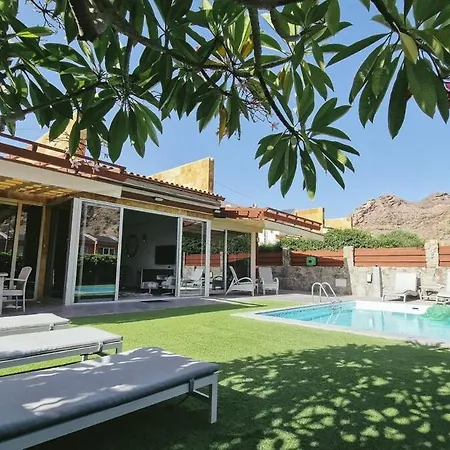 Villa Helene Tauro, Heated Pool, Wi-fi, Bbq *